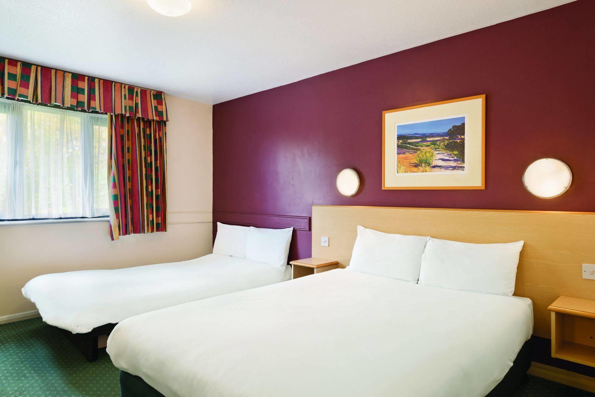 Days Inn Hotel Sheffield South Harthill  Екстериор снимка